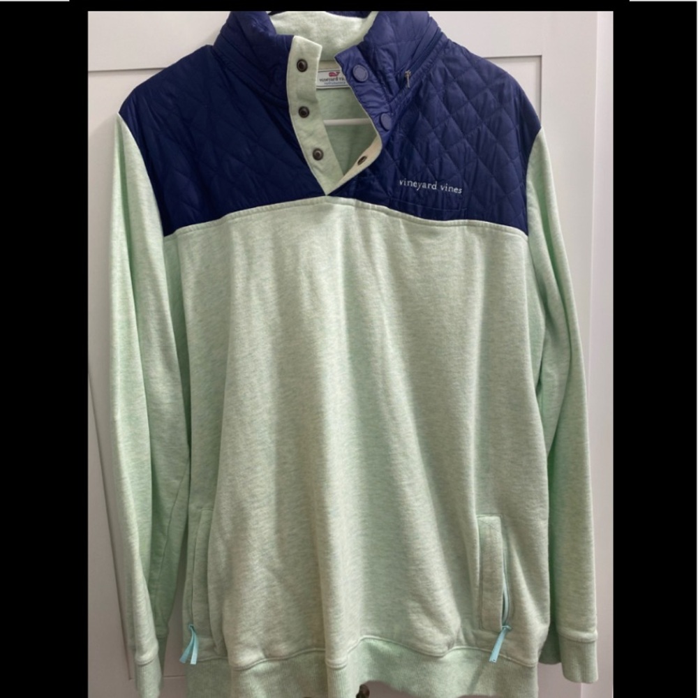 Vineyard Vines pullover women’s XL